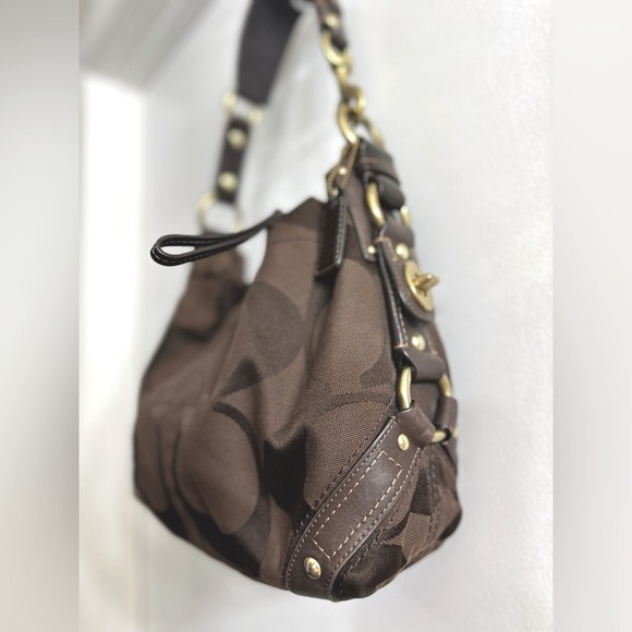 Coach Carly Signature Hobo Shoulder bag 12” X 9” approxi.. Excellent Condition - Picture 3 of 14